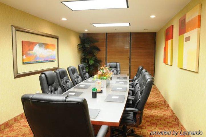 Holiday Inn Hotel Atlanta-Northlake, A Full Service Hotel Tucker Affari foto